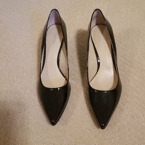 Patent  leather pumps